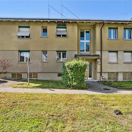 Zurich Urban Charm: Your Comfy Stay Close To The City Kültér fotó